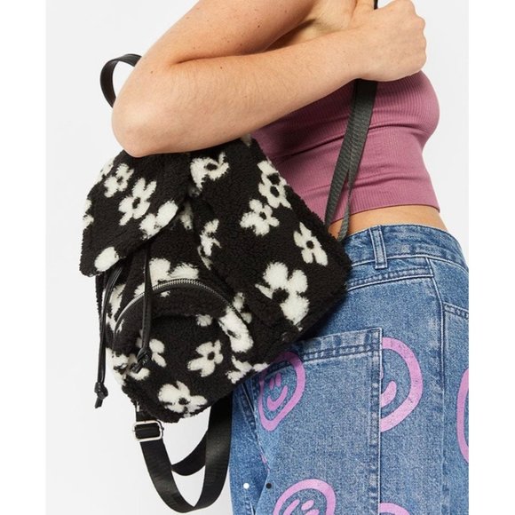 Skinnydip London Women\'s Scarlett Small Flower Borg Backpack Black/White NWT